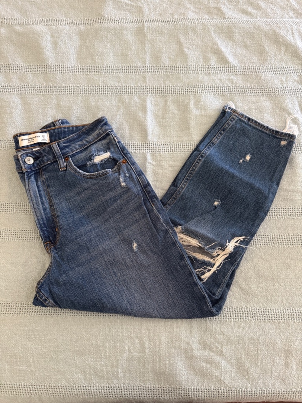 Abercrombie & Fitch Blue High-Rise Mom Jeans